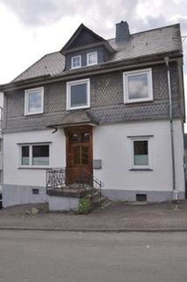 Einfamilienhaus in ruhiger, zentraler Lage mit tollem Ausblick