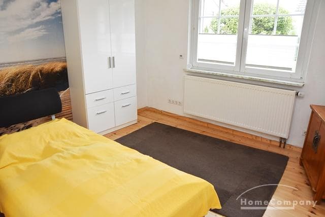 Vahrenheide-Sahlkamp, Modernes Zimmer in 3er-WG im Sahlkamp