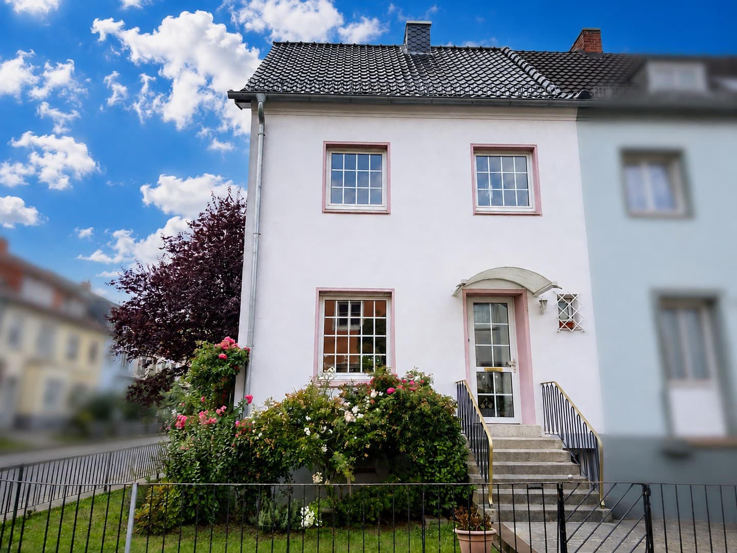 Reihenendhaus mit Balkon und Garage in beliebter Lage !