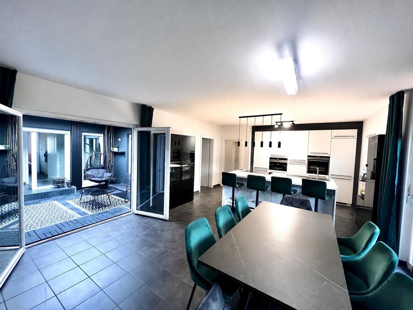 Einfamilienhaus| Außergewöhnlicher Atrium-Bungalow | A+ Energieeffizienz | barrierearm | von PRIVAT