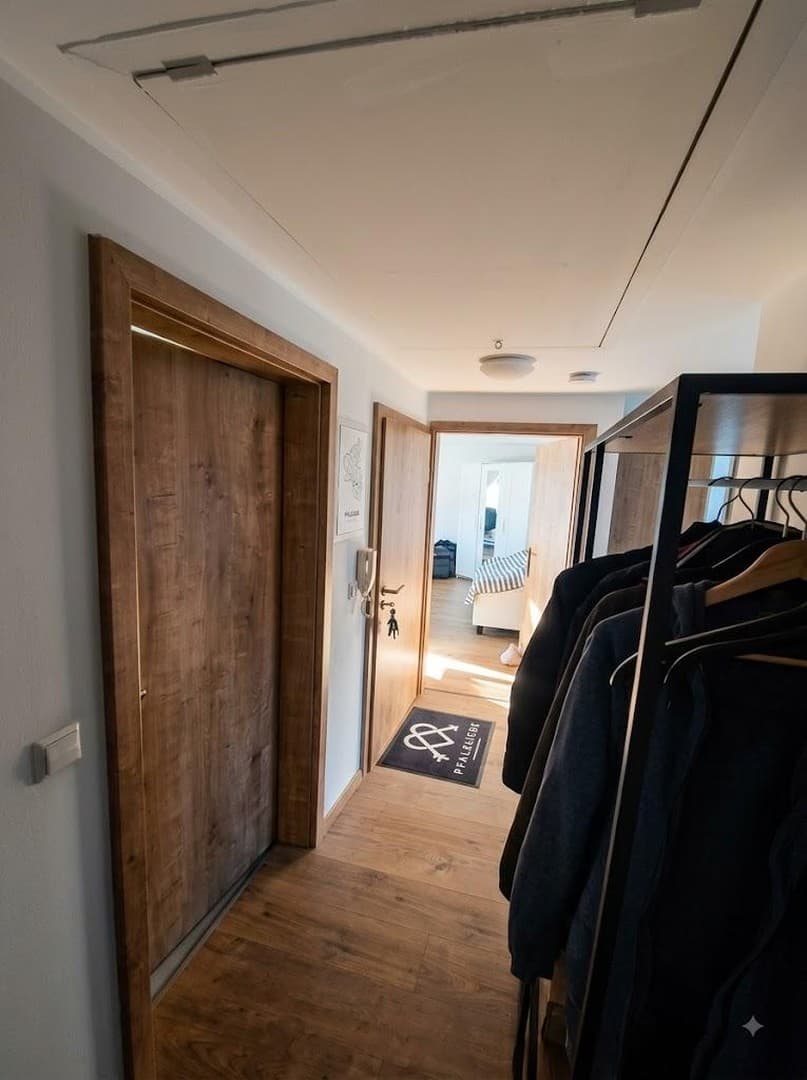 Attraktive, neuwertig sanierte 3-Zimmer-Dachgeschosswohnung in zentraler Lage von Vinningen
