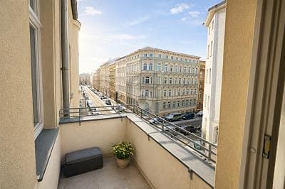 STILVOLL WOHNEN MIT BALKON, BEZUGSFREI