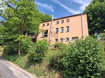 EXKLUSIVES WOHNHAUS MIT TALBLICK