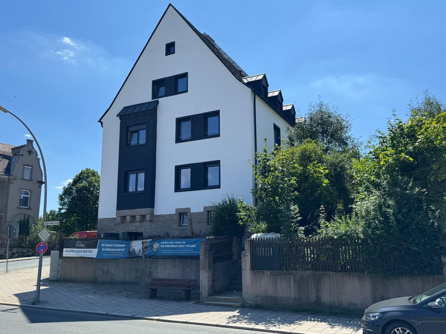 Erstbezug - Sanierte 3-Zimmer DG Wohnung mit Panoramablick