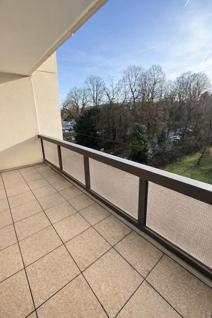 4-Zimmer-Wohnung (106m²) und Balkon über den Dächern von Langerfeld