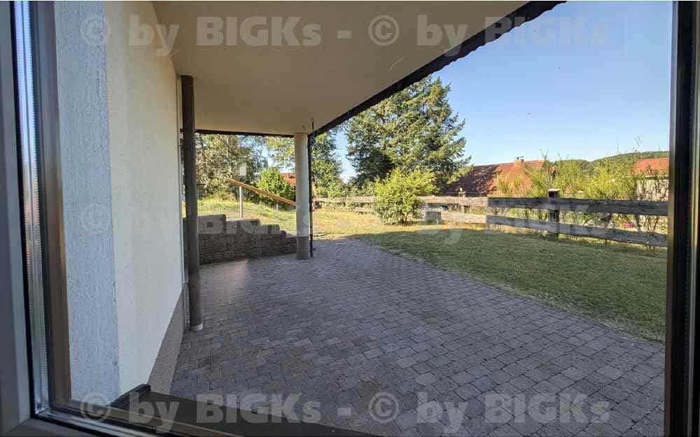 BIGKs - Benshausen: 2-Zimmer Wohnung ,sep.Küche Duschbad, sep. Garten (-;)
