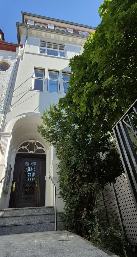 Bremen – Barkhof von privat: Repräsentative Hochparterre-Wohnung