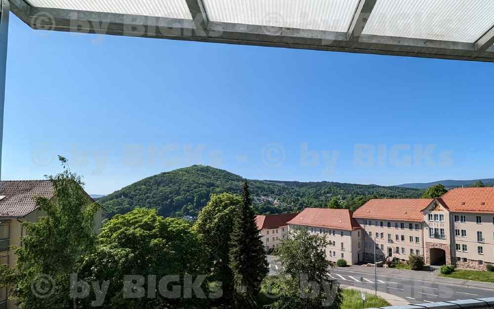 BIGKs - Suhl-Leninring: FREIE AUSSICHT - 3 Raum Wohnung Suhl,sep.Küche,Dusch-Wannenbad, Balkon (-;)