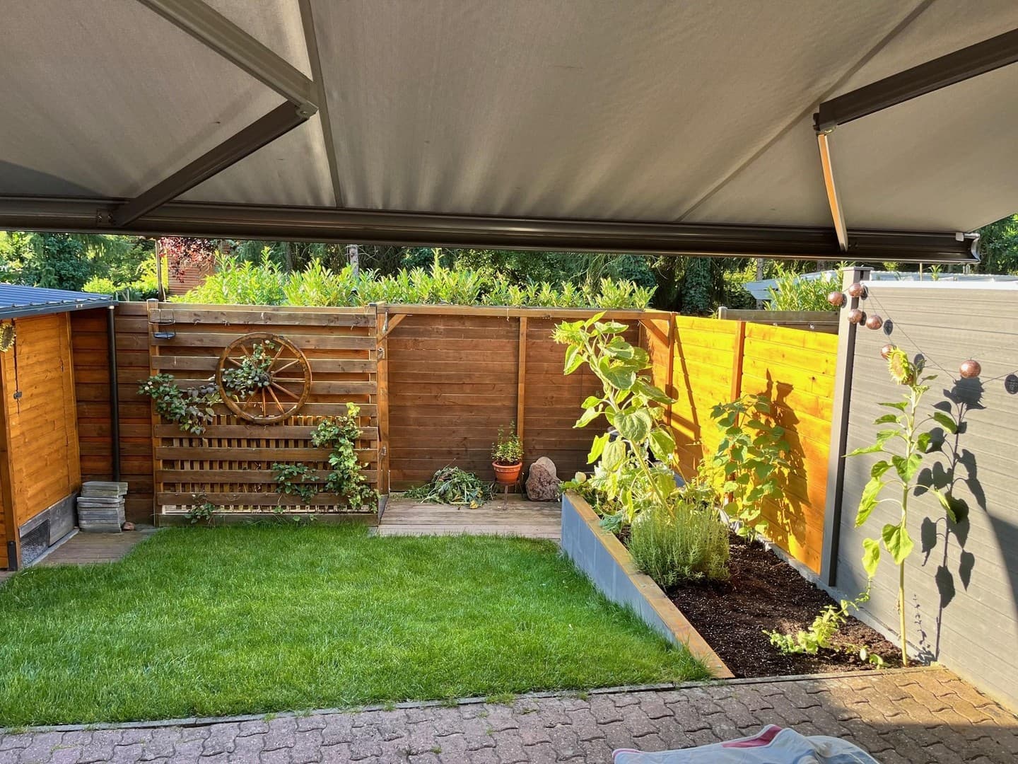 Stillvolle 2-Zimmer-Erdgeschosswohnung mit Südterrasse und eigenem Garten