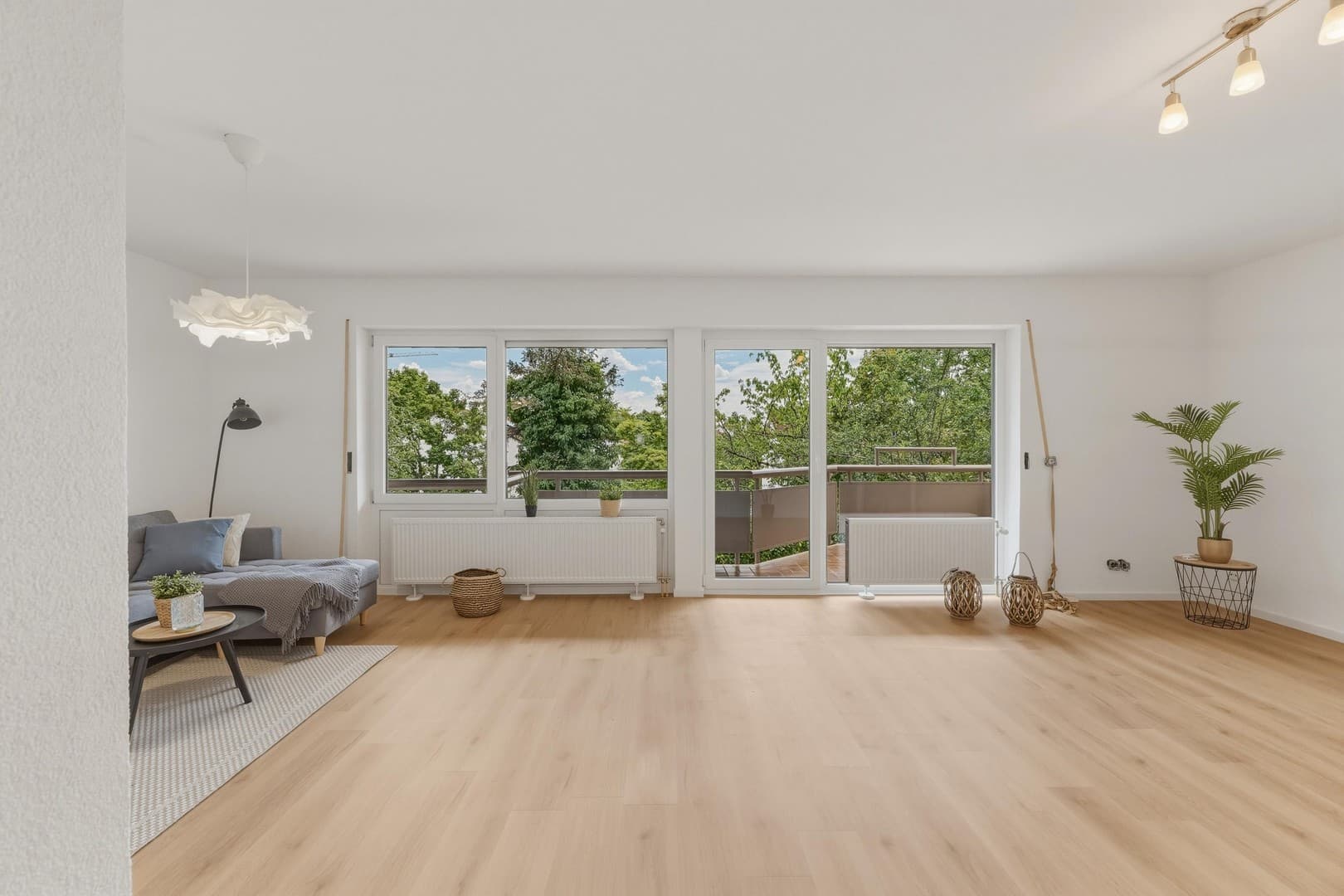 ***wunderschöne 3-Zimmer Wohnung mit Garage und Balkon***