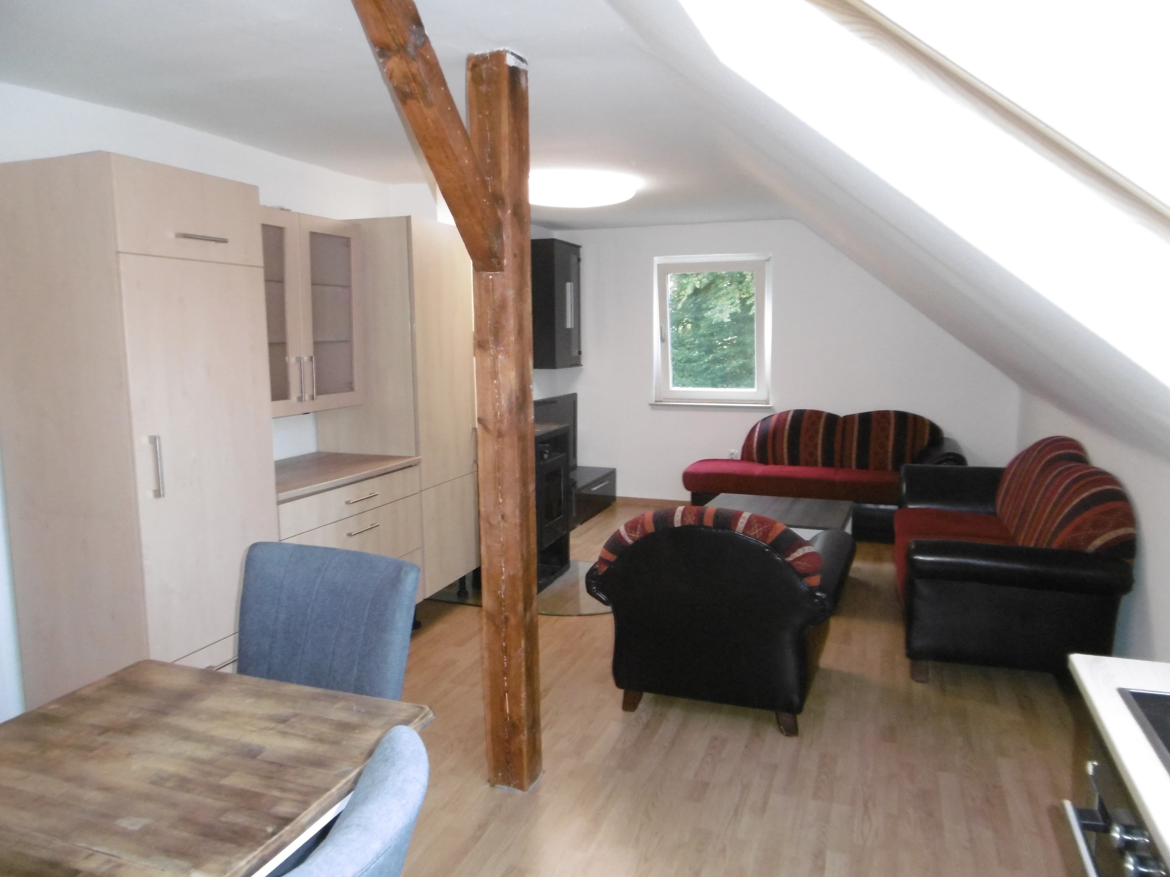 WOHNEN IM MODERNEN LOFT-AMBIENTE ! 3-ZI-DG-WHG.! TEIL-MÖBLIERT !