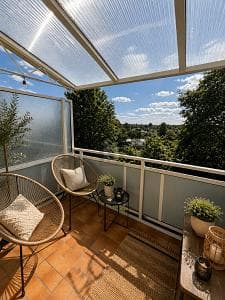 WOHNEN MIT BALKON & BLICK INS GRÜNE!
