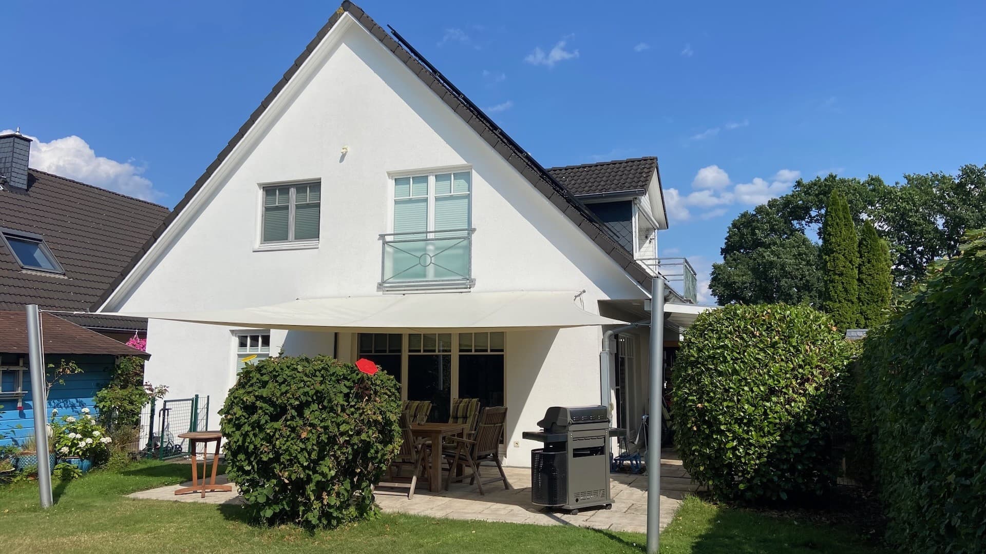 Von Privat: Energetisch modernisiertes Einfamilienhaus mit Einliegerwohnung / Mehrgenerationenhaus