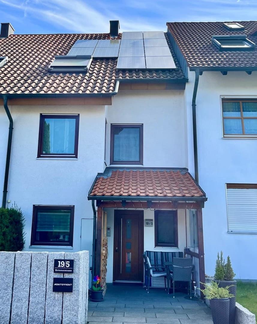 Modernisiertes Split-Level-Reihenhaus mit Garten, Kamin, PV-Anlage & Tesla Powerwall in Bernhausen