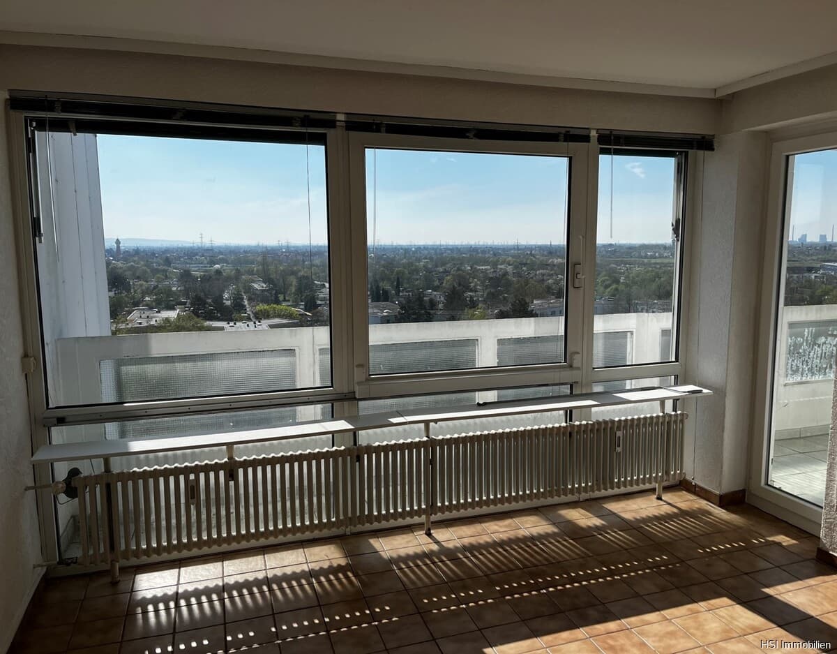 Genießen Sie den unverbaubaren Blick über Mannheim aus einer liebevoll renovierten Eigentumswohnung