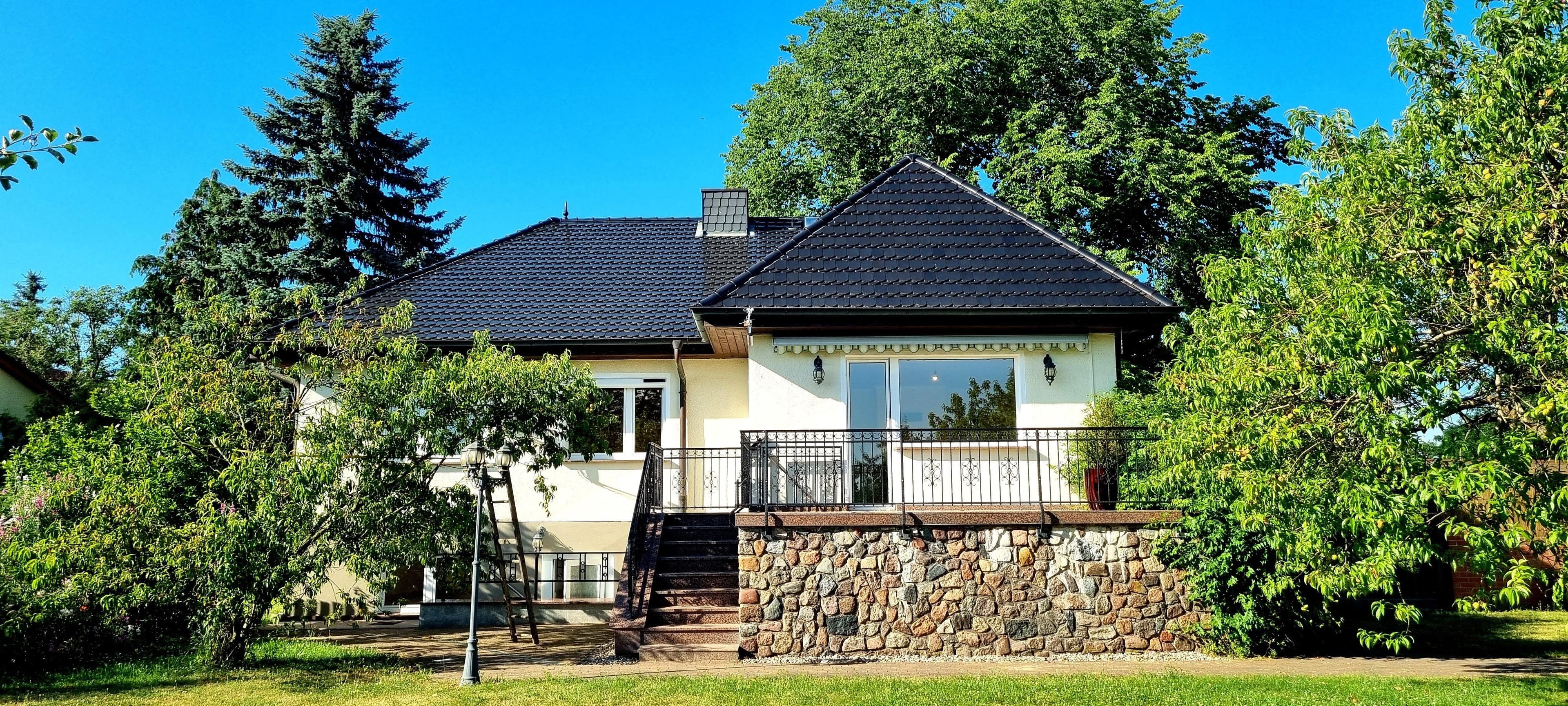 Kleine Familienvilla mit reichlich Platz - in Werbelow