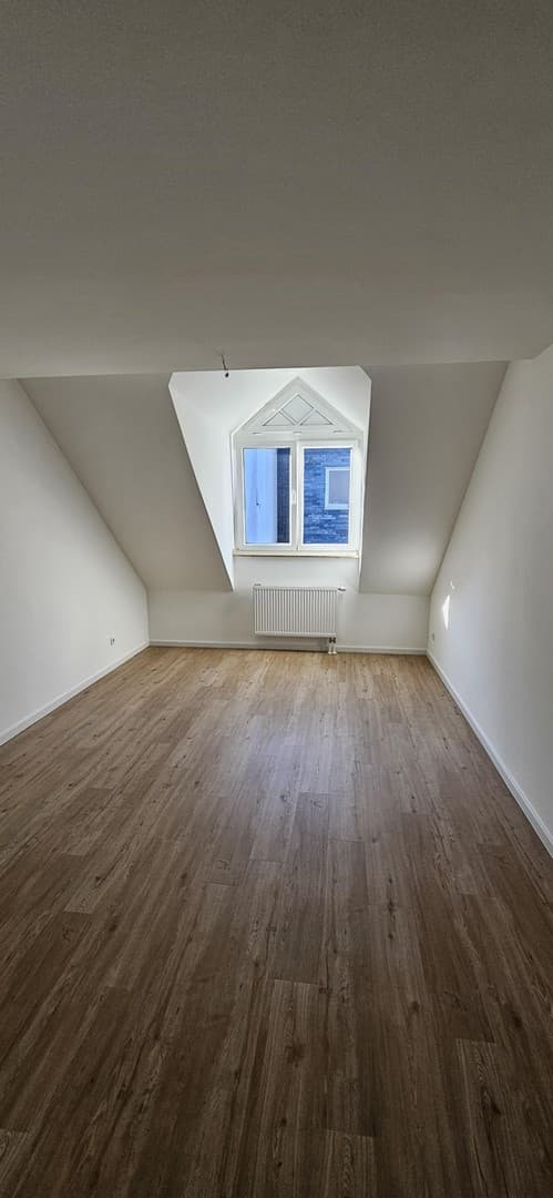Modernes Wohnen in zentraler Lage – 4-Zimmer-Wohnung nach Sanierung