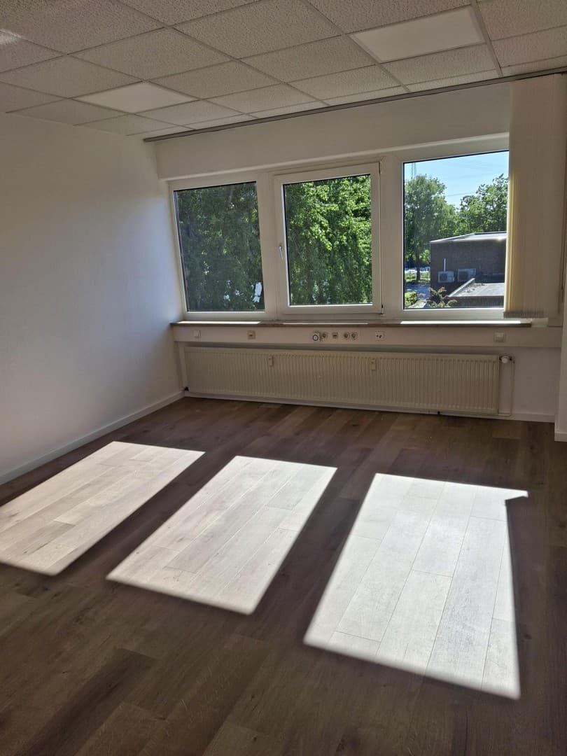 Büro 20 m² modern All Inclusive Oststraße 122 B mit Fahrstuhl