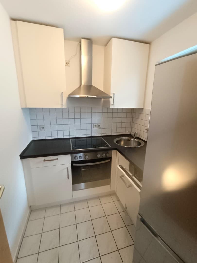 Dresden-Cotta – prov.frei, ruhige, mod. 1 Zi.-Whg. mit Balkon, sep. Küche mit Einbauten u. TG Stpl.