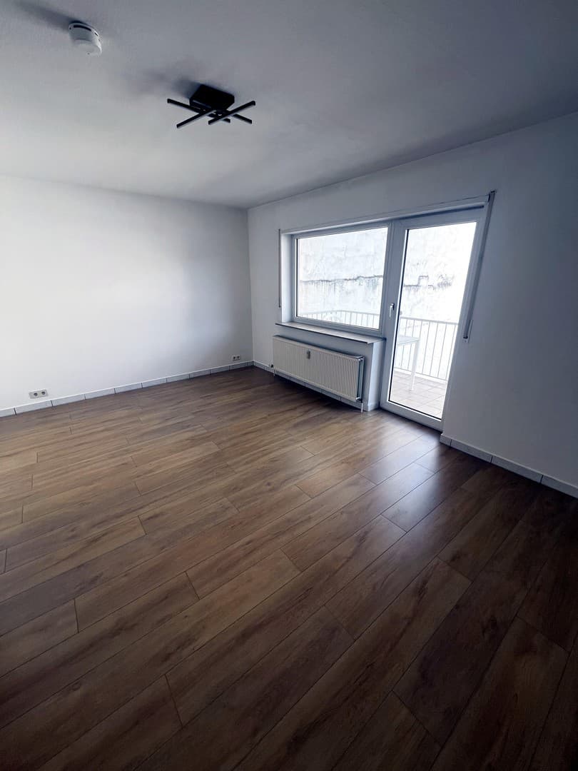 Sofort frei: 2 Zimmer mitten in Mannheim mit Einbauküche & eigenem Stellplatz