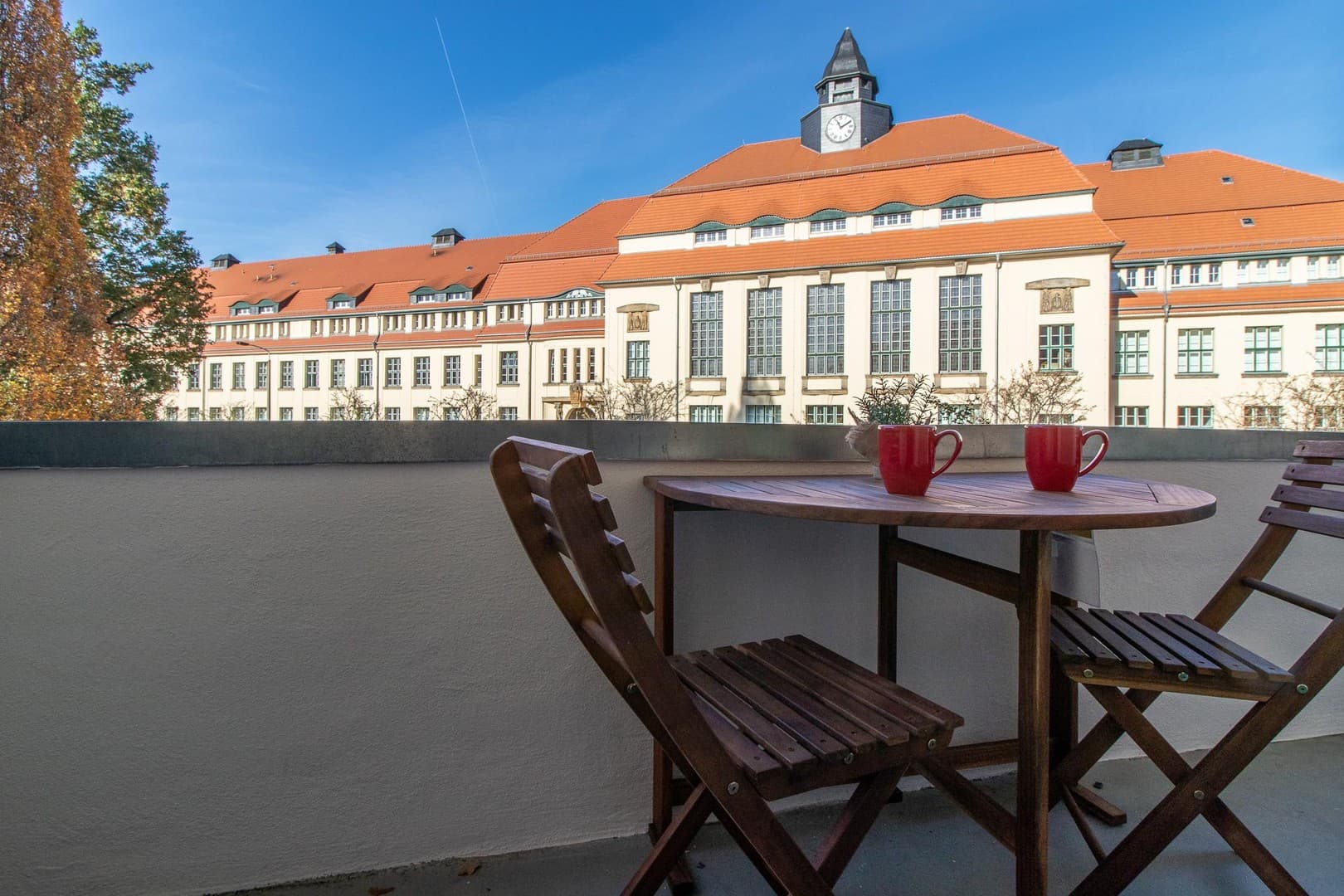 Alles inklusive: voll eingerichtete 2-Zi-Whg mit schickem Bad/Balkon