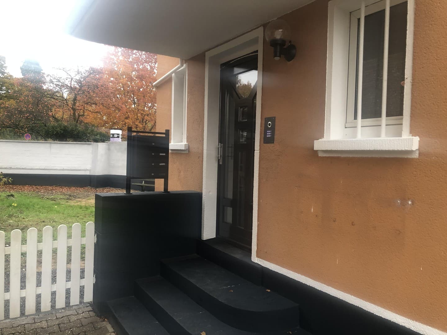 Zentral gelegene sanierte 2-Zimmer EG Wohnung Lev Schlebusch mit Terrasse