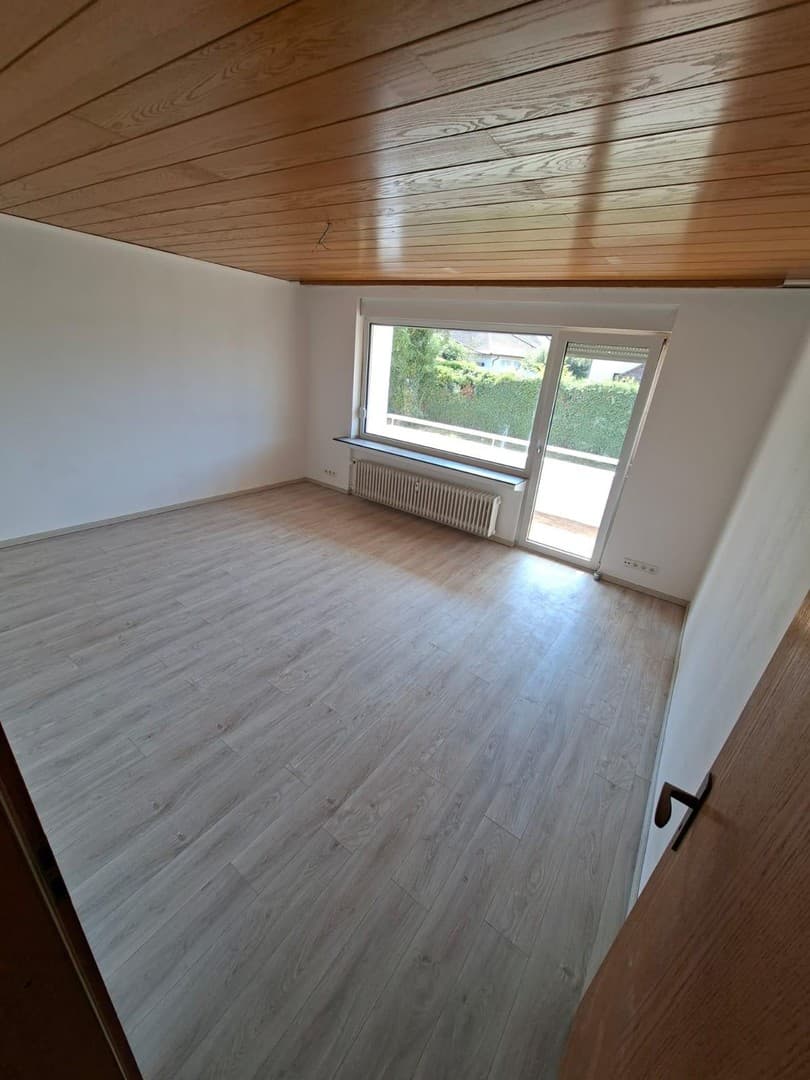 4-Zimmer-Wohnung mit Balkon in Großkrotzenburg – ab sofort verfügbar