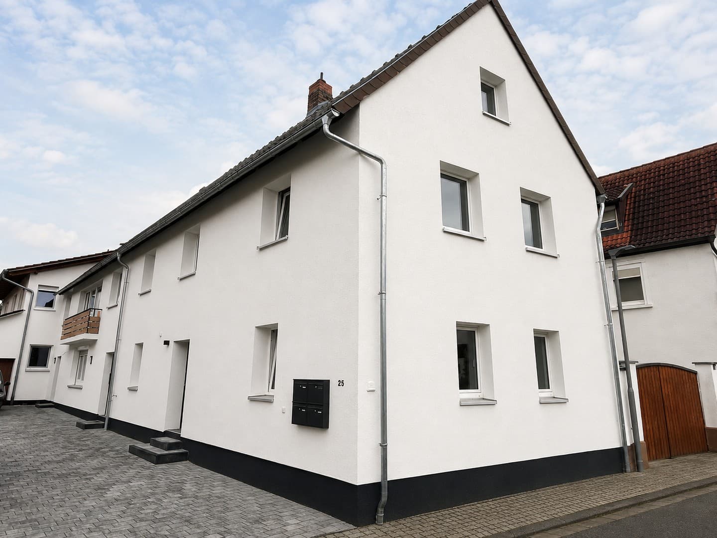 Komplett renoviertes Reihenendhaus mit großem Dachstudio und separatem Garten in Harthausen