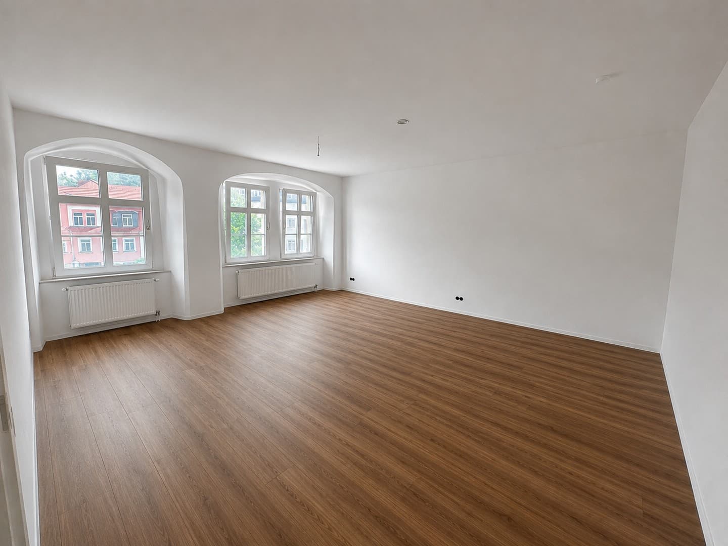 Erstbezug nach Sanierung: 4-Zimmer-Altbau, 93 m², 1. OG – direkt am Markt Weida