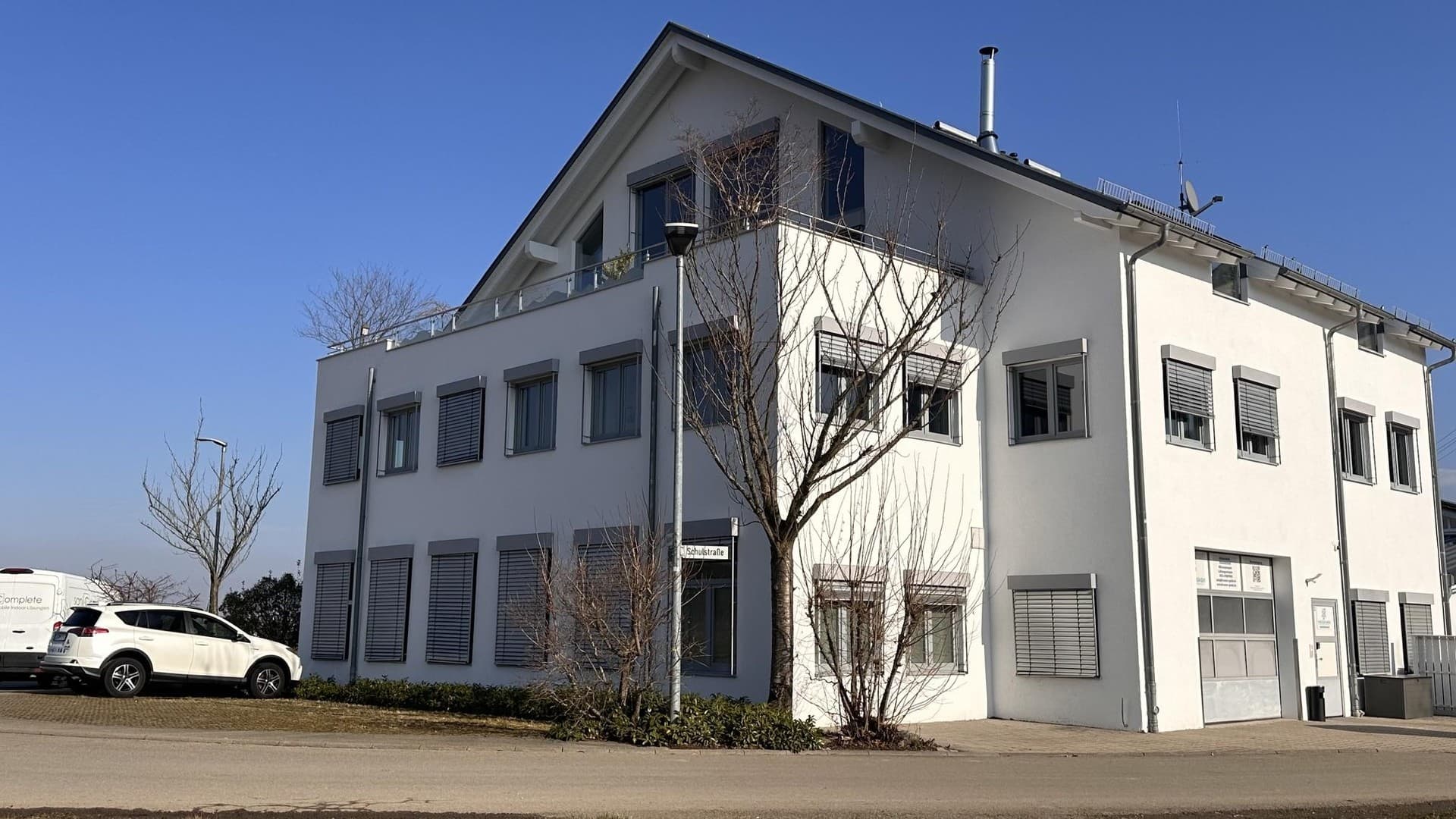 Leinfelden - Kleine Einheit Teilmöbliert - 120 m2 bis 240m2 Büro / tolle Lage