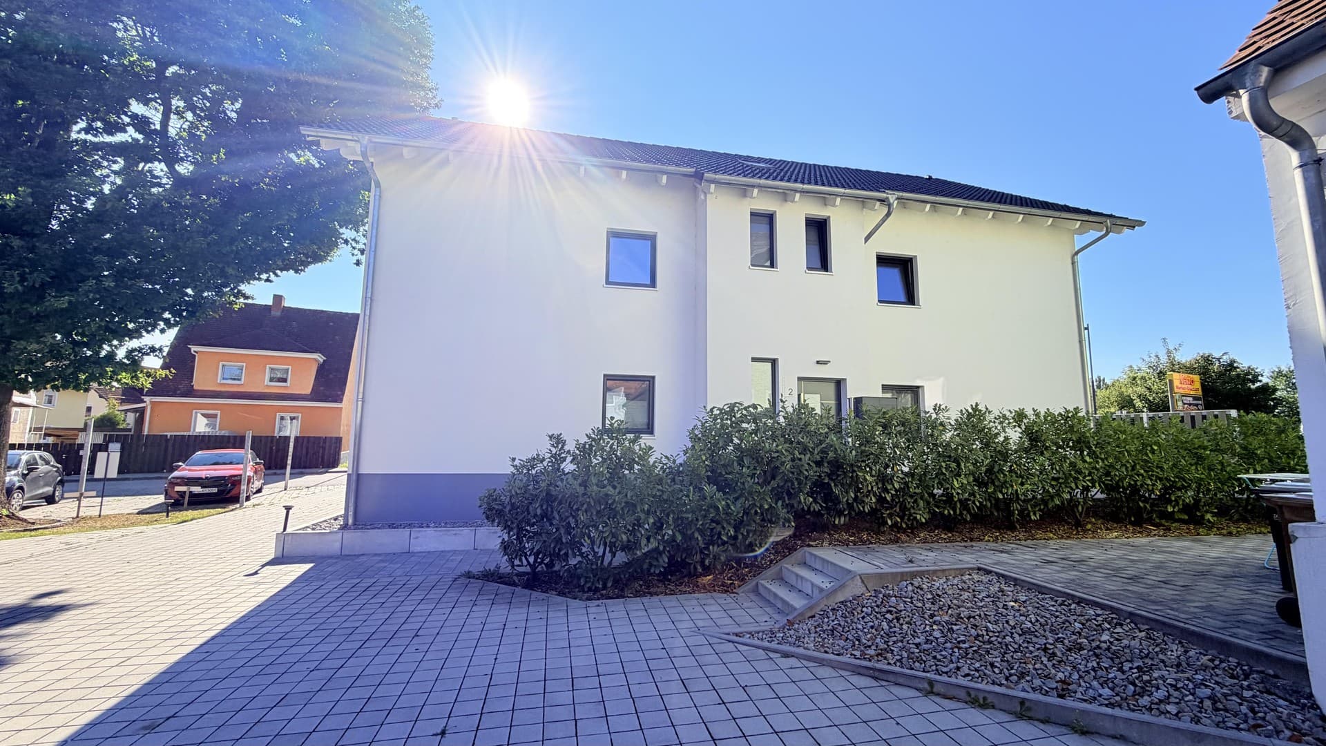 helle 3 Zi.-Wo 1. OG mit Balkon und EBK