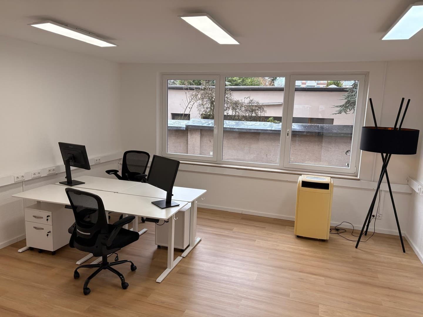 Büro / Firmensitz / Co-Working in Monheim am Rhein: bis zu 50 % Gewerbesteuer sparen