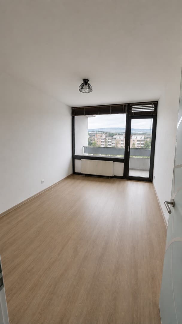 Helle, frisch sanierte 3-Zimmer Maisonettewohnung mit Balkon in Mainz-Finthen