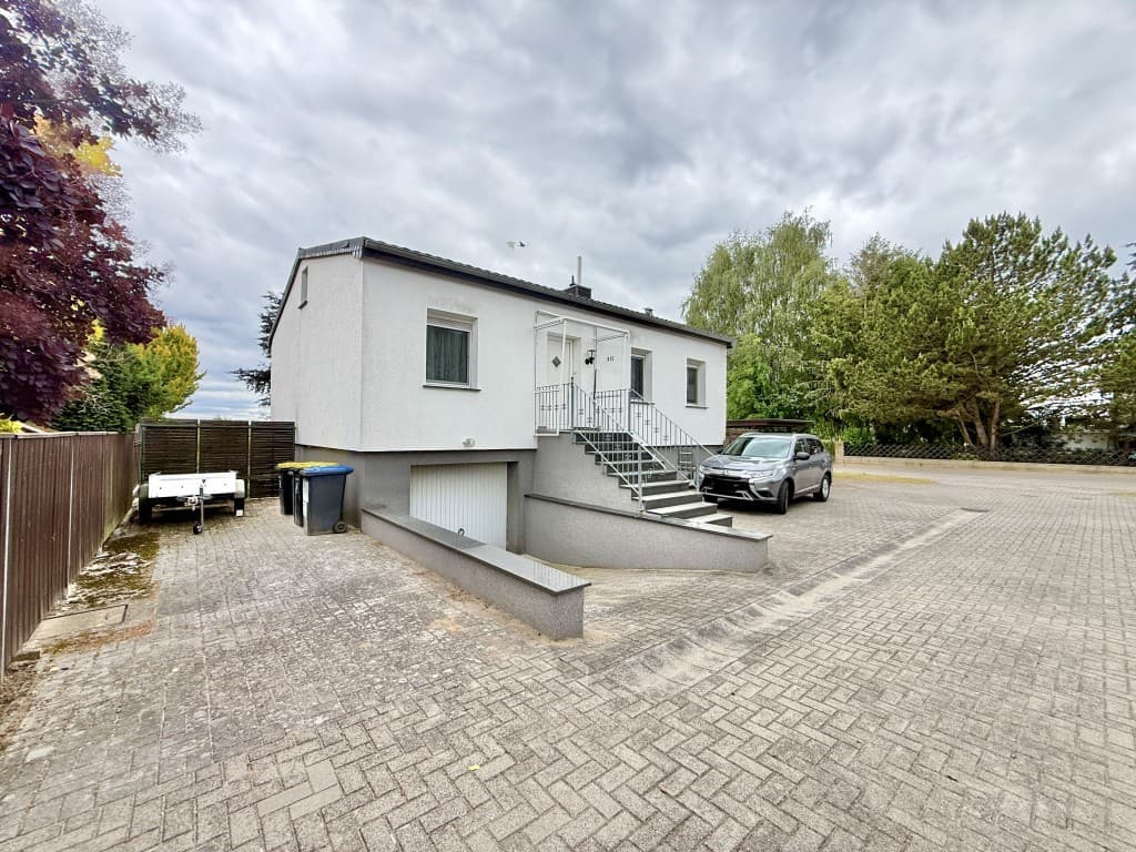 Einfamilienhaus im Bungalowstil und Vollkeller - Zehlendorf