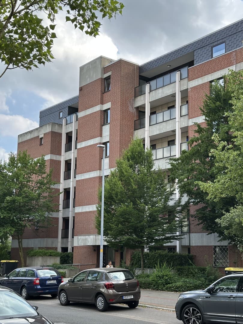 Helle 2 Zimmer Wohnung in der Südstadt nah am Maschsee - Tiefgarage, Aufzug, Balkon, Einbauküche
