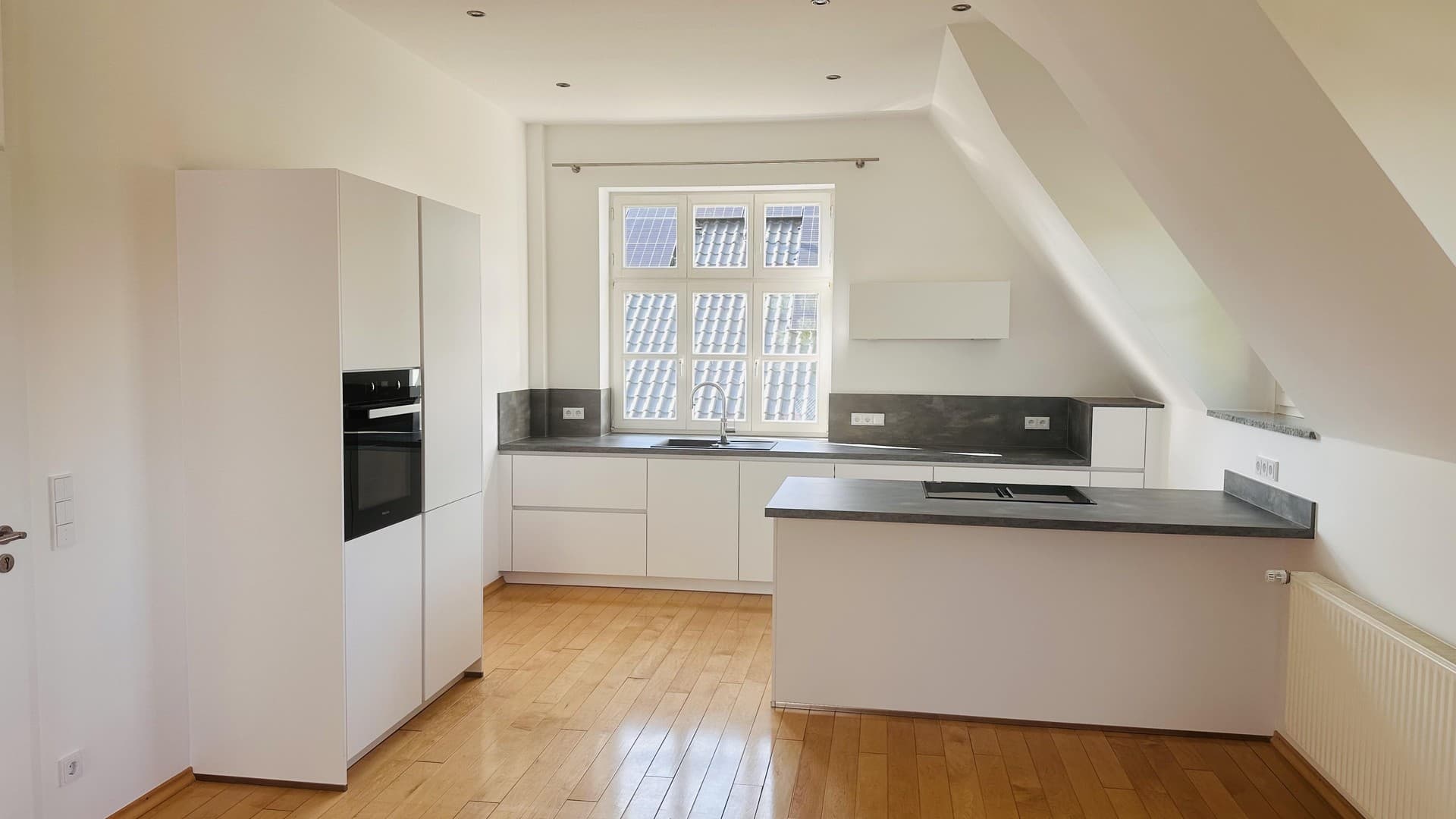 Traumhafte ca. 135 m² große Wohnung mit Garten, Balkon und Garagenstellplatz