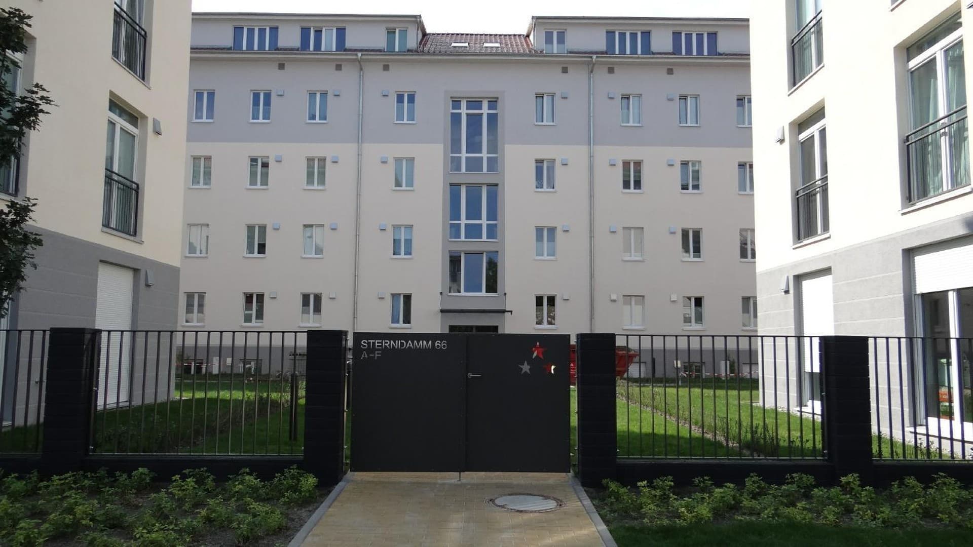 4,5-Zi-Whg / gr. Wohnküche / Vollbad / Gäste-WC / gr. Balkon / von privat in Berlin-Johannisthal