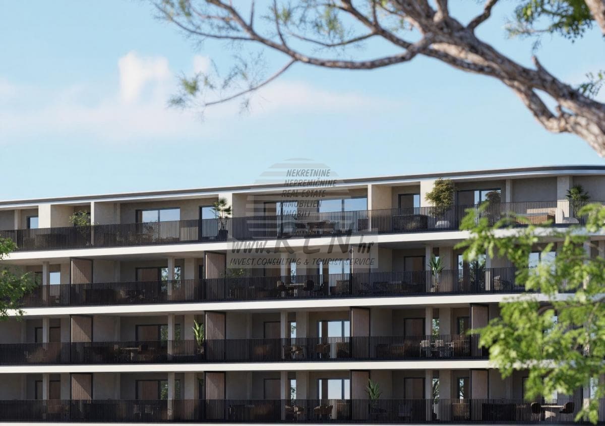 Neubauwohnung mit großer Terrasse im Zentrum von Umag