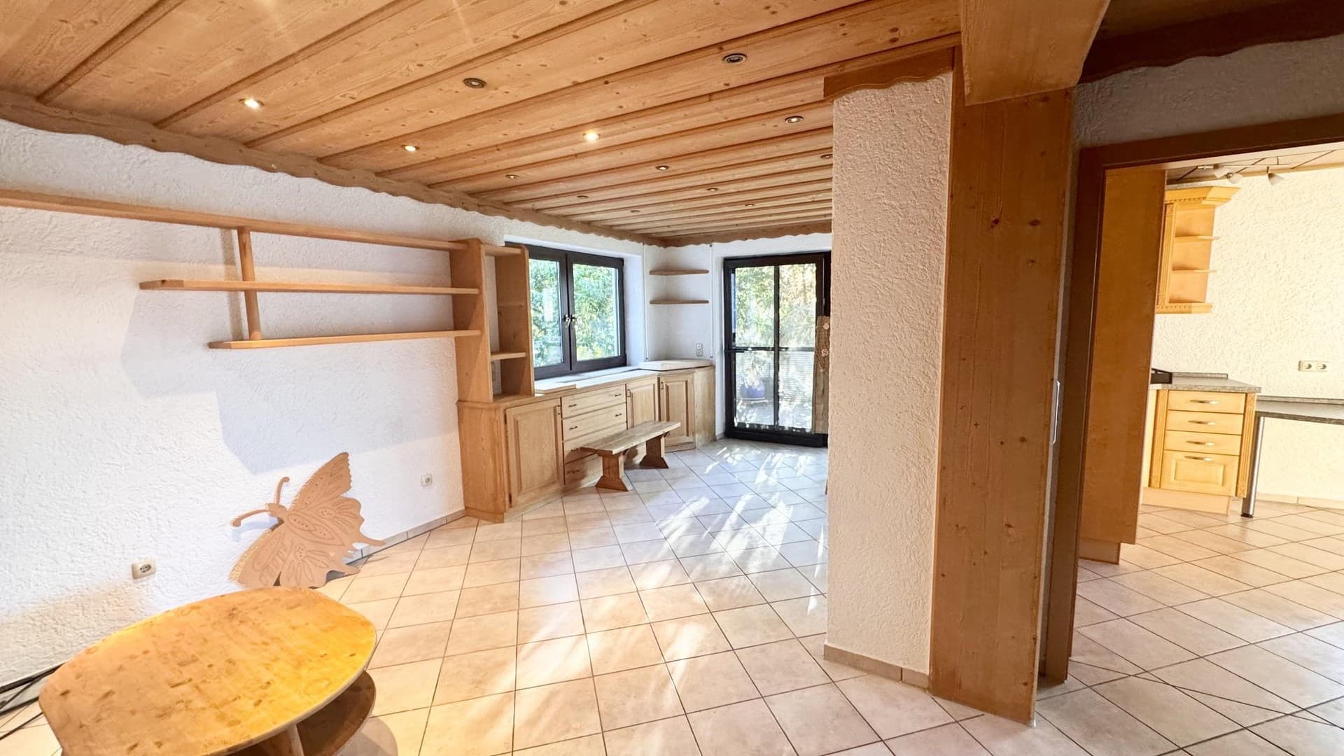 Helle 3-Zimmer-Erdgeschosswohnung mit Balkon & großem Garten zur alleinigen Nutzung