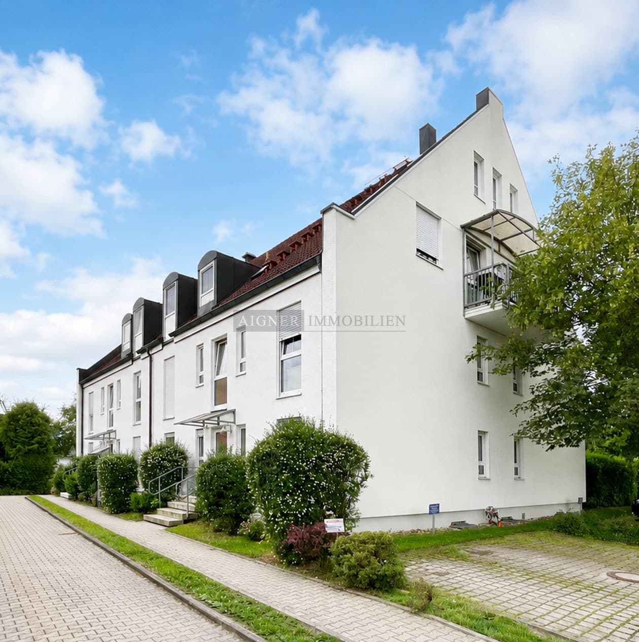 AIGNER - Hallbergmoos: Gepflegtes Mehrfamilienhaus in attraktiver Lage mit guter Verkehrsanbindung