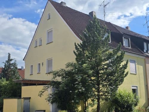 Sofort beziehbar! Zweifamilienhaus in 97534 Hergolshausen zwischen Schweinfurt, Würzburg und Volkach (ID 2587)