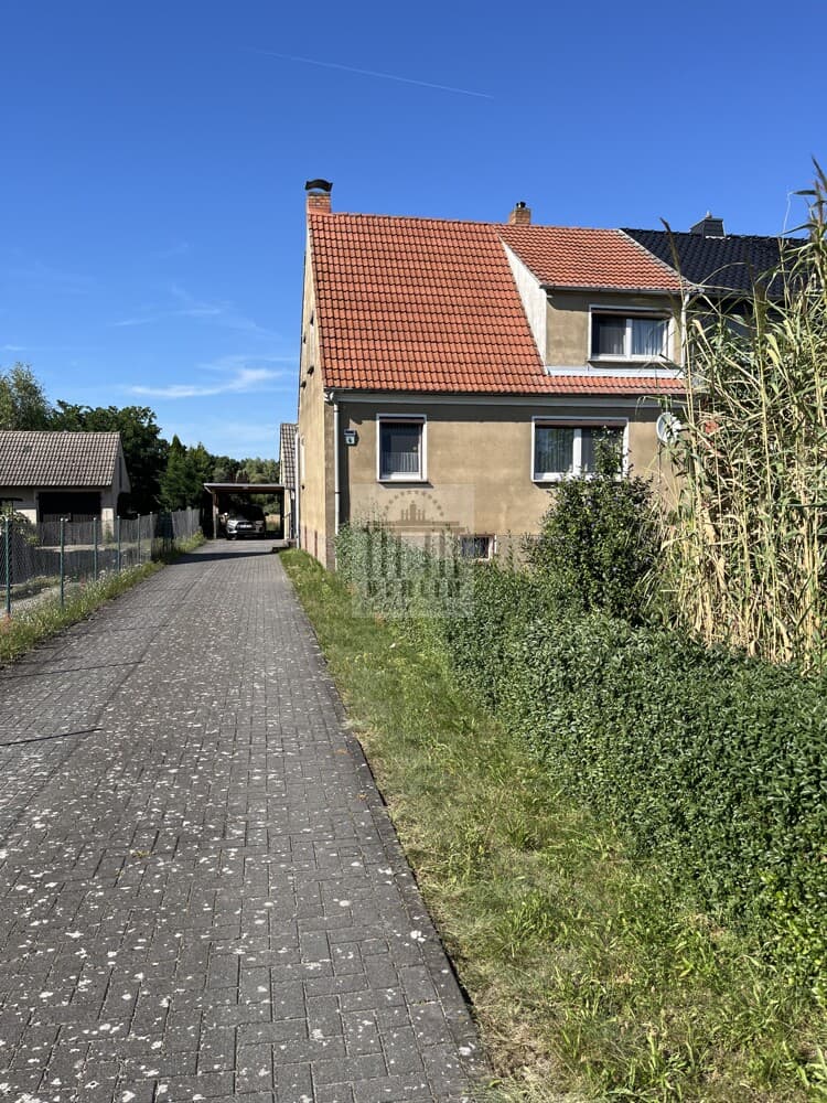gepflegte, bezahlbare Doppelhaushälfte in Mallenchen