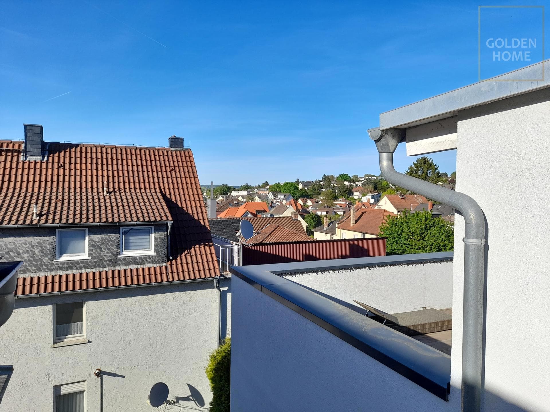 Sanierte 3-Zimmer-Dachgeschosswohnung mit Dachterrasse und Weitblick in Bad Vilbel