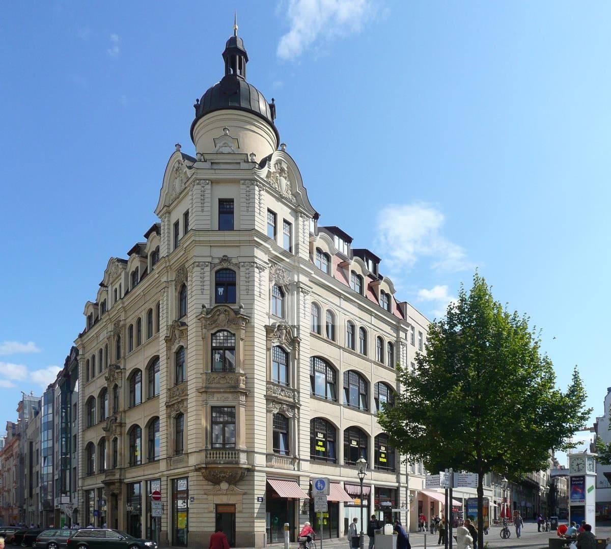BUERO & PRAXISflächen in Ärztehaus mit 126 m² in zentraler Lage