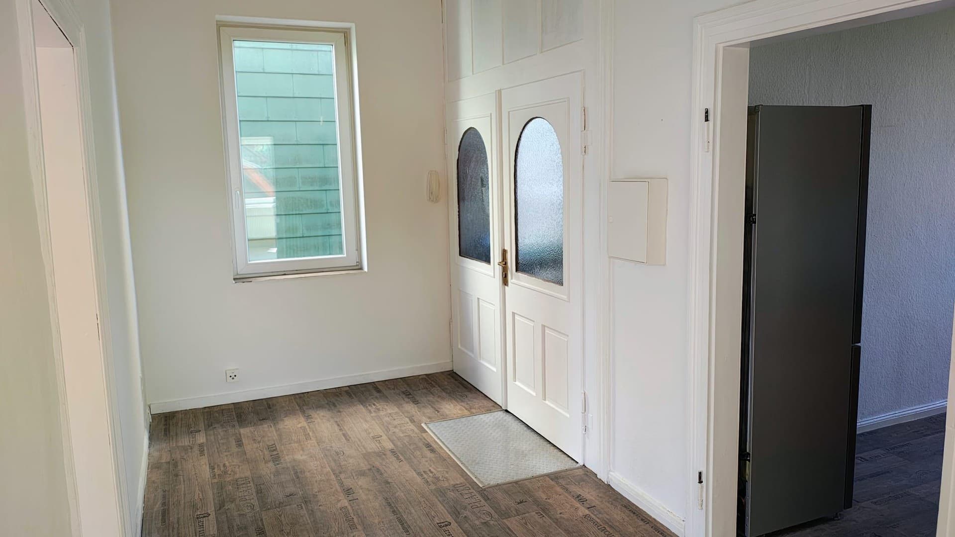 Renovierte 4 Zimmer Wohnung mit Einbauküche, 120qm