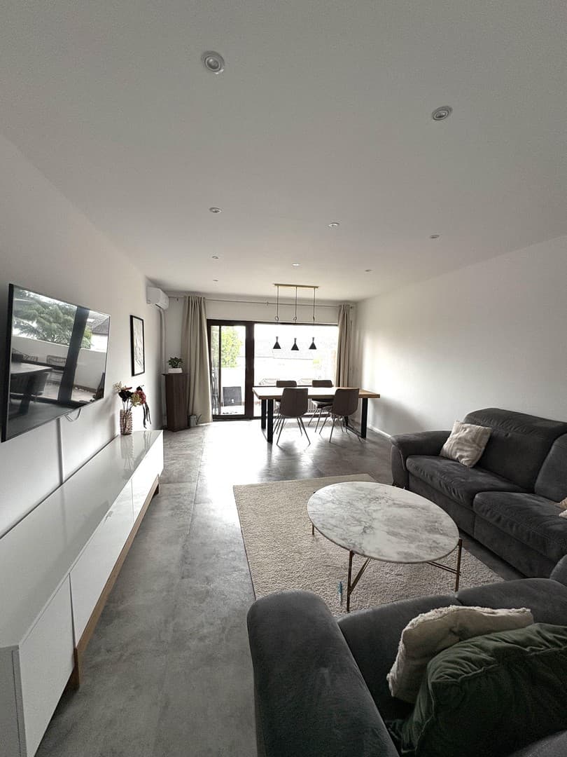 Kernsanierte 4-Zimmer-Wohnung mit Garage, Balkon und Häcker-Küche – bezugsfertig in Schwetzingen