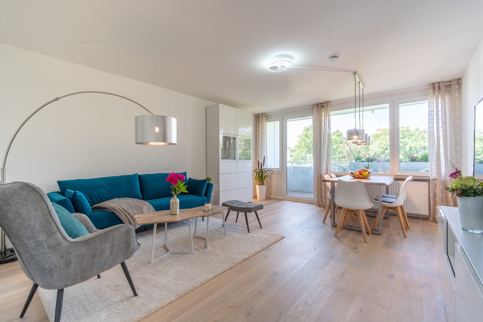 Modern Möblierte 3-Zimmer-Wohnung mit WestBalkon - Nebenkosten inklusiv