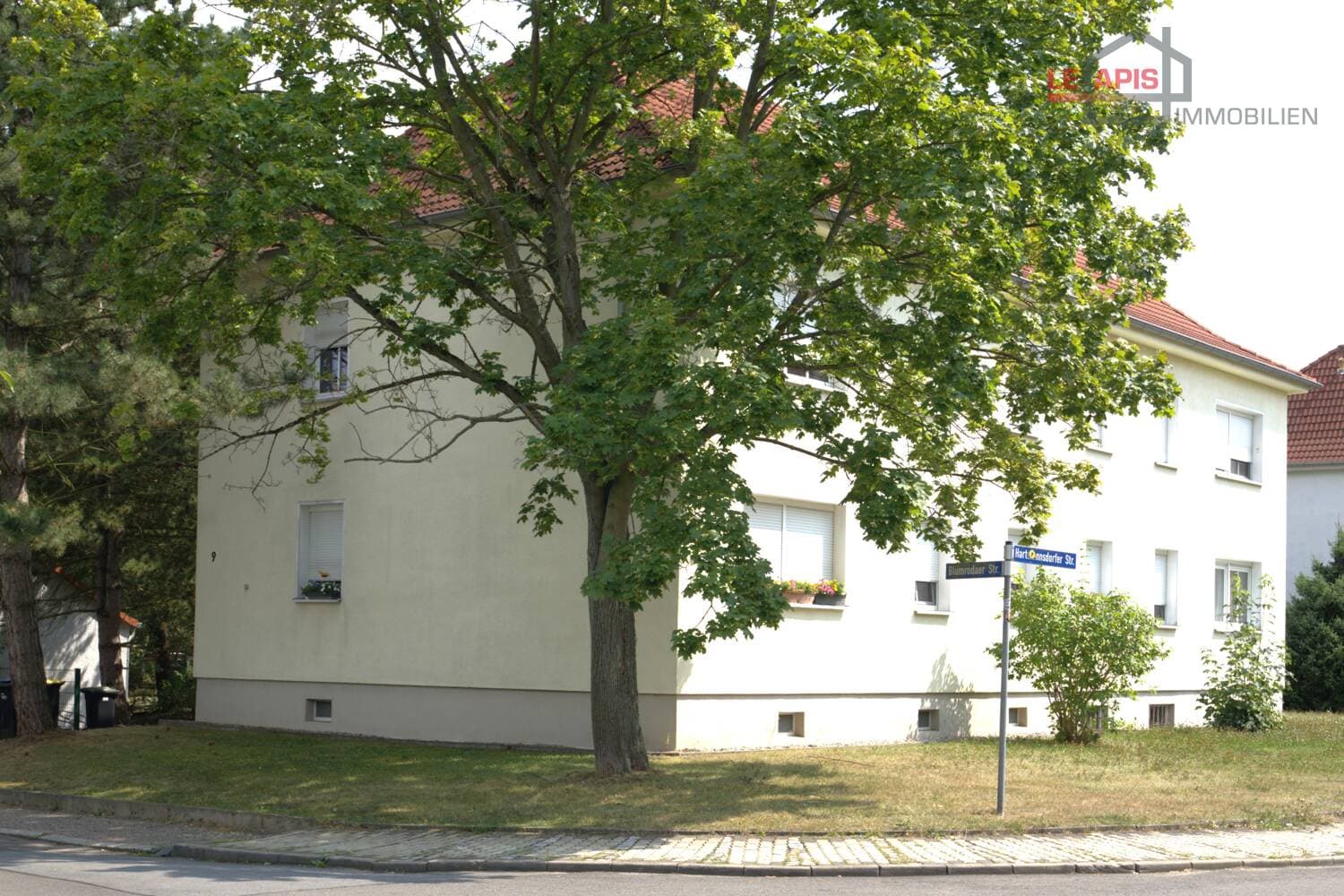 GEMÜTLICHE, HELLE 2-RWG IM 1.OG M. TAGESLICHTBAD IN BELIEBTER U. GRÜNER LAGE VON BORNA