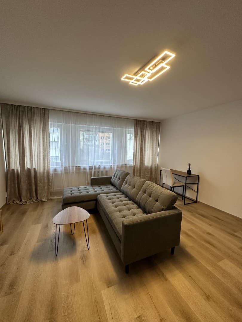 Hochwertig renovierte 2,5-Zimmer-Wohnung mit Panorama-Blick – Stuttgart Mitte