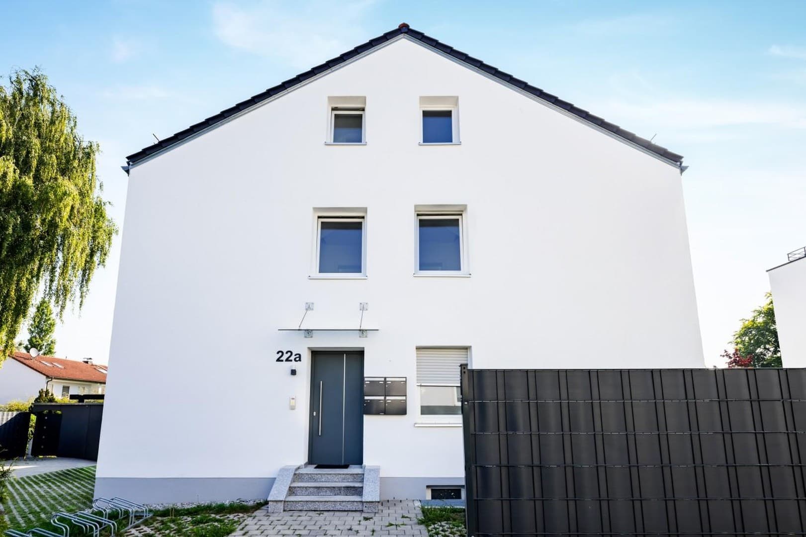 5,4% Rendite - kernsanierte 2-Zimmer DG-Wohnung zur Kapitalanlage - Provisionsfrei!